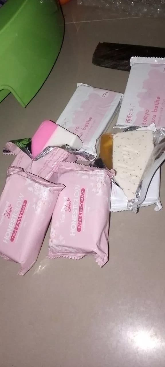 Customer photo review of Honest Glow Glass Skin Face & Body Soap Infused With Centella Asiatica
