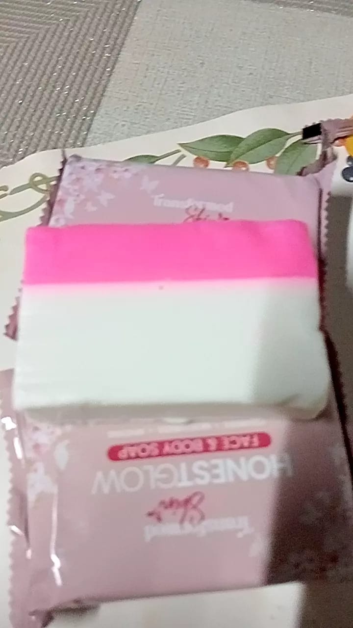 Customer photo review of Honest Glow Glass Skin Face & Body Soap Infused With Centella Asiatica