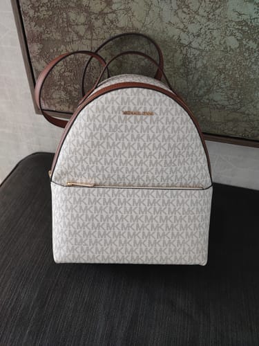 Customer photo review of Sheila Medium Logo Backpack (VANILLA)