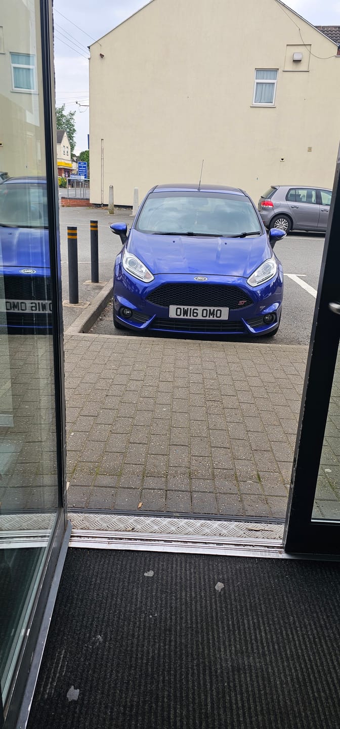 Customer photo review of Genuine Ford Non-Heated 'Mist' Washer Jets (Painted)