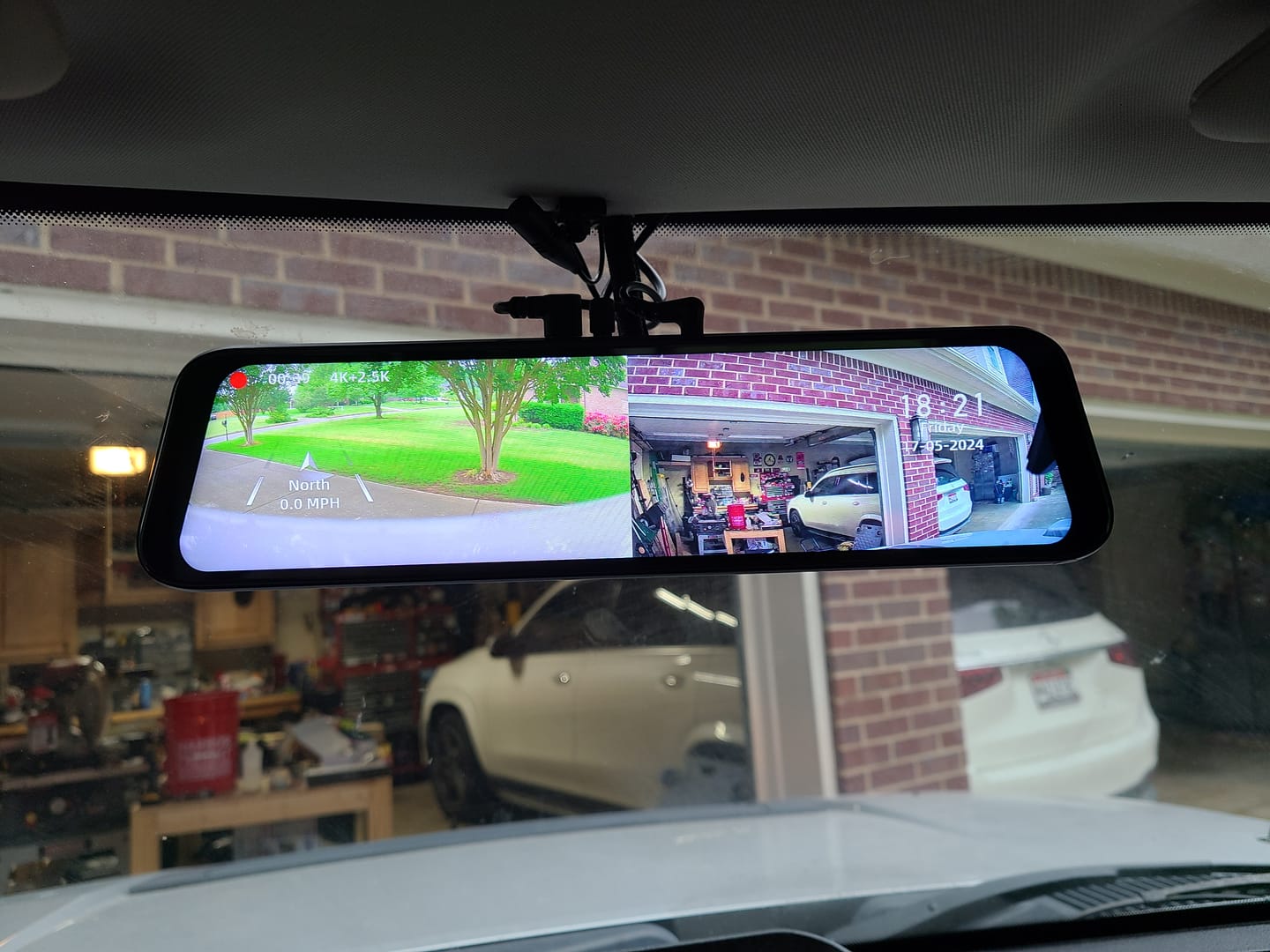 Customer photo review of WOLFBOX Universal Bracket for Smart Mirror for G900Tripro/ G900Pro/ G850Pro/ G900/ G850/ G840S/ G840H