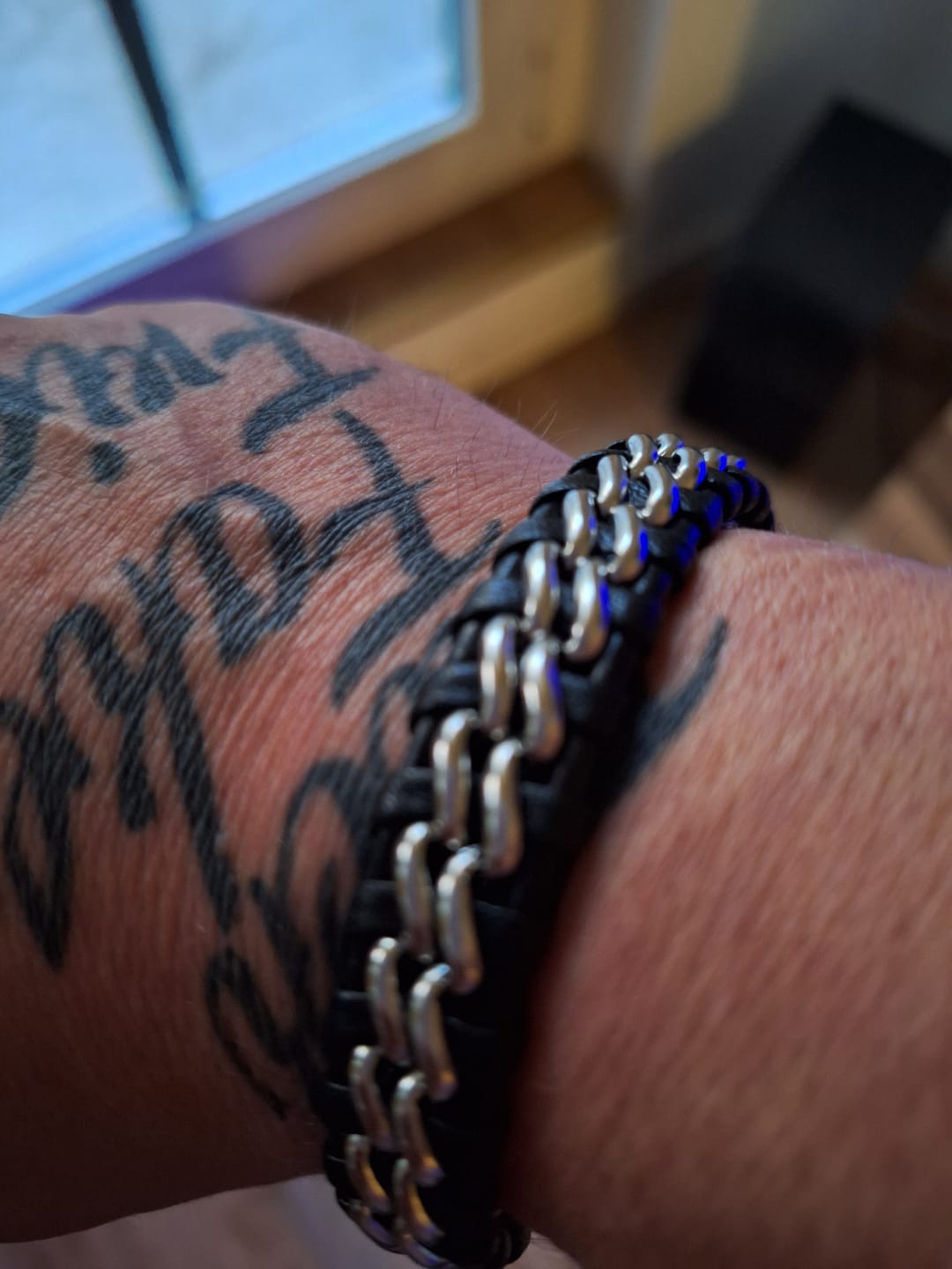 Customer photo review of Lederarmband "Steel"