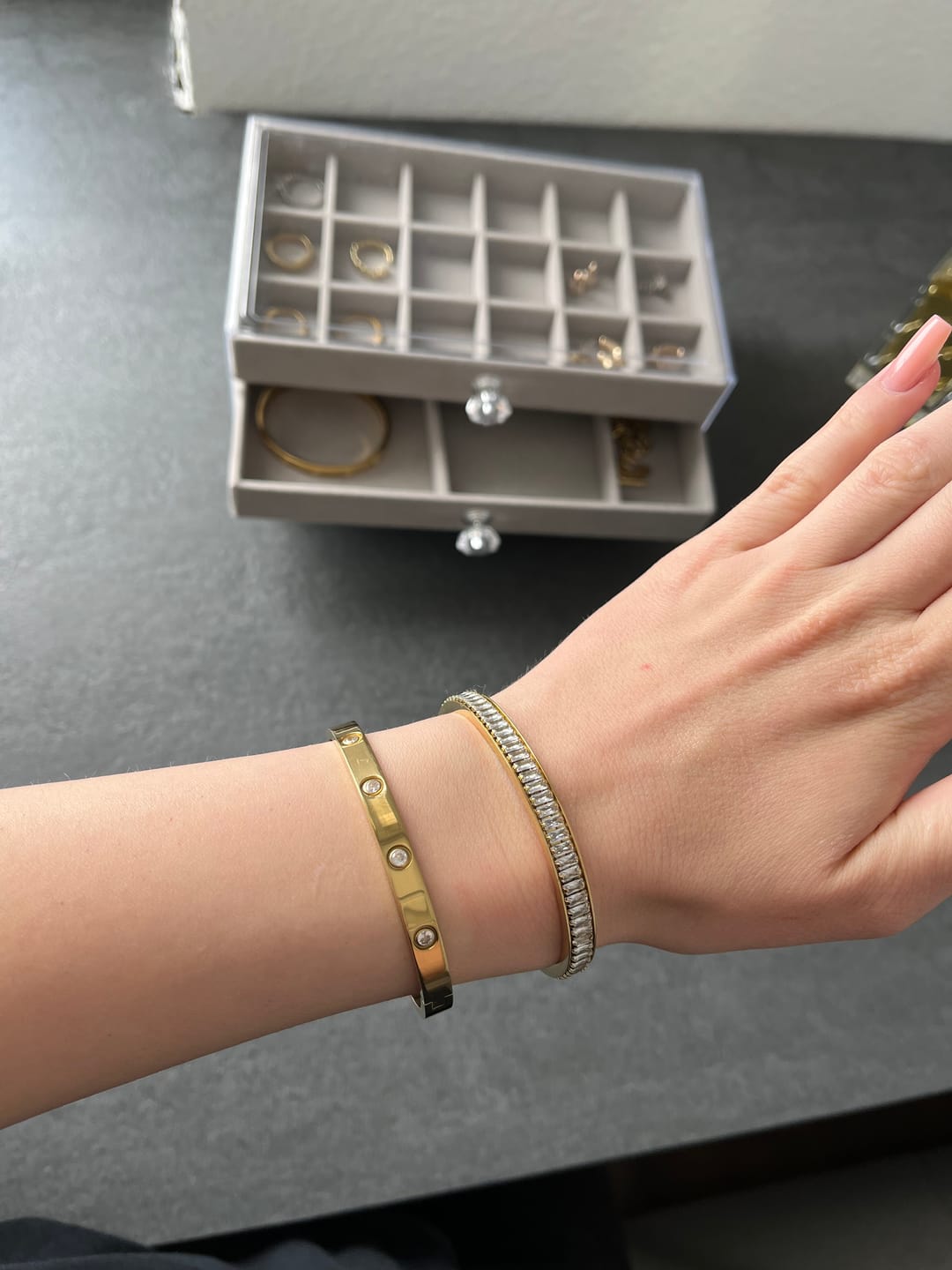 Customer photo review of Deluxe Timeless Stone Armreif 18K Vergoldet
