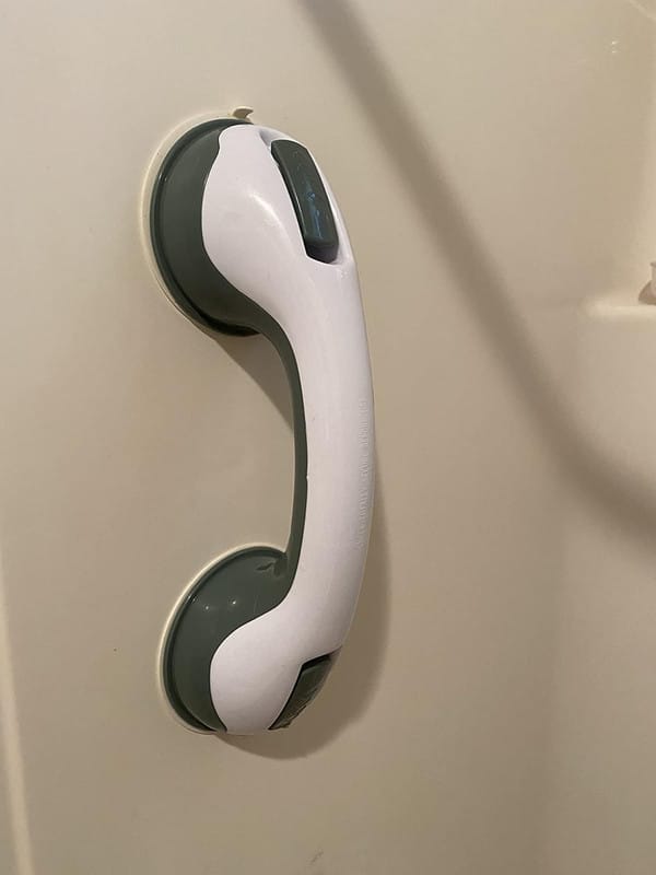 Customer photo review of OZBATH™ Safety Grab Handle - 50% OFF TODAY