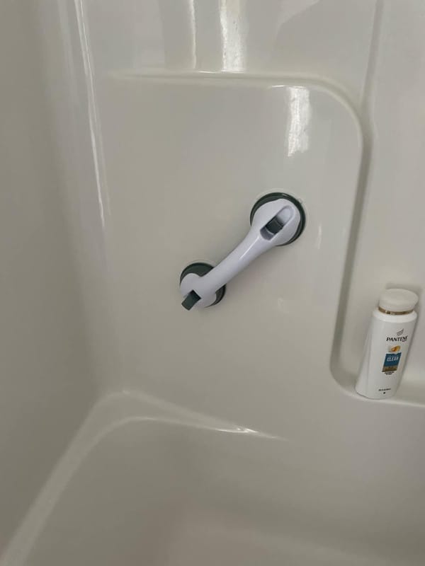 Customer photo review of OZBATH™ Safety Grab Handle - 50% OFF TODAY