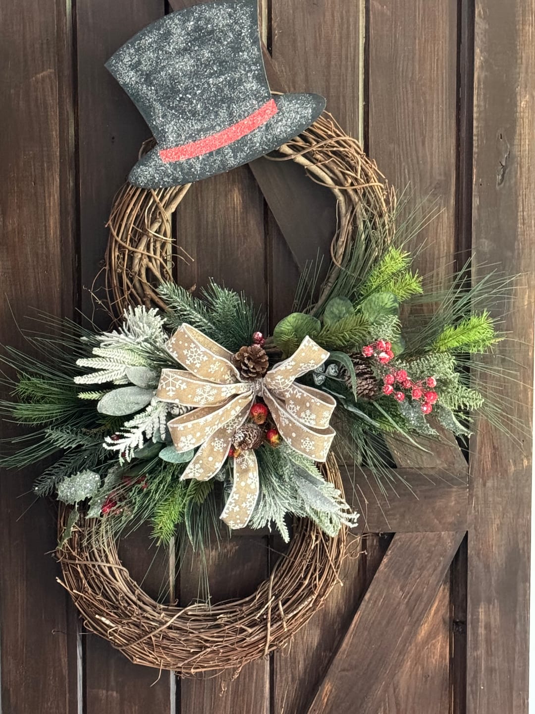 Customer photo review of 18" Oval Grapevine Wreath - DECOE-037