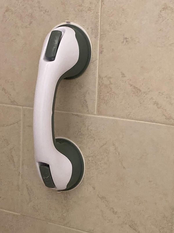 Customer photo review of OZBATH™ Safety Grab Handle - 50% OFF TODAY