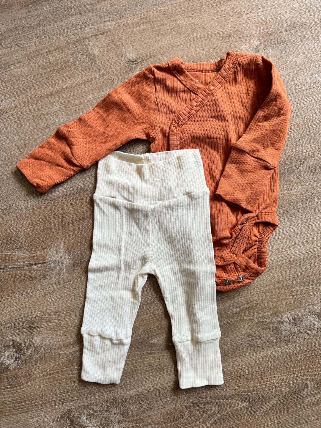 Customer photo review of Smettbo mitwachsender Wickelbody - Terracotta