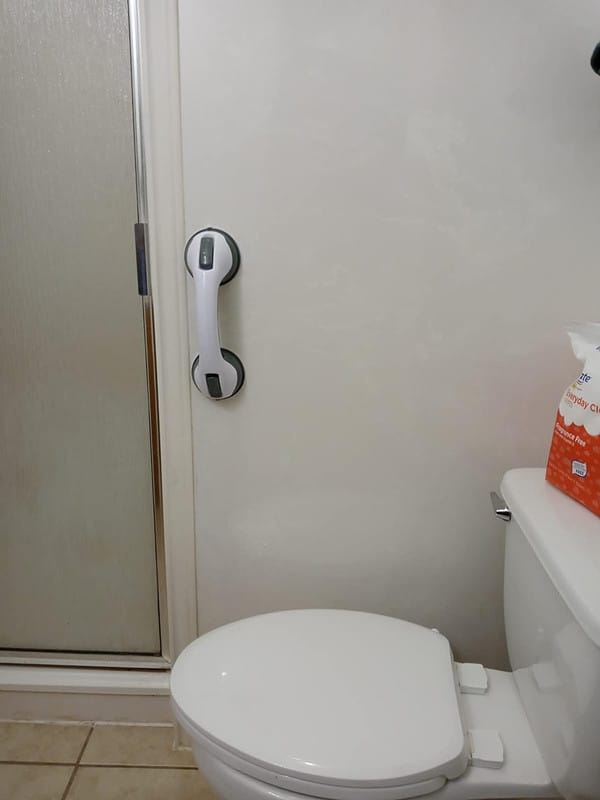Customer photo review of OZBATH™ Safety Grab Handle - 50% OFF TODAY