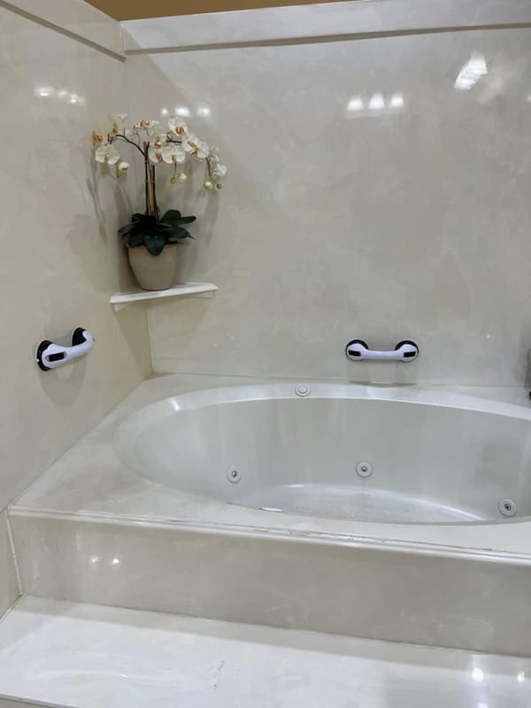 Customer photo review of OZBATH™ Safety Grab Handle - 50% OFF TODAY