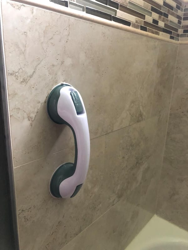 Customer photo review of OZBATH™ Safety Grab Handle - 50% OFF TODAY