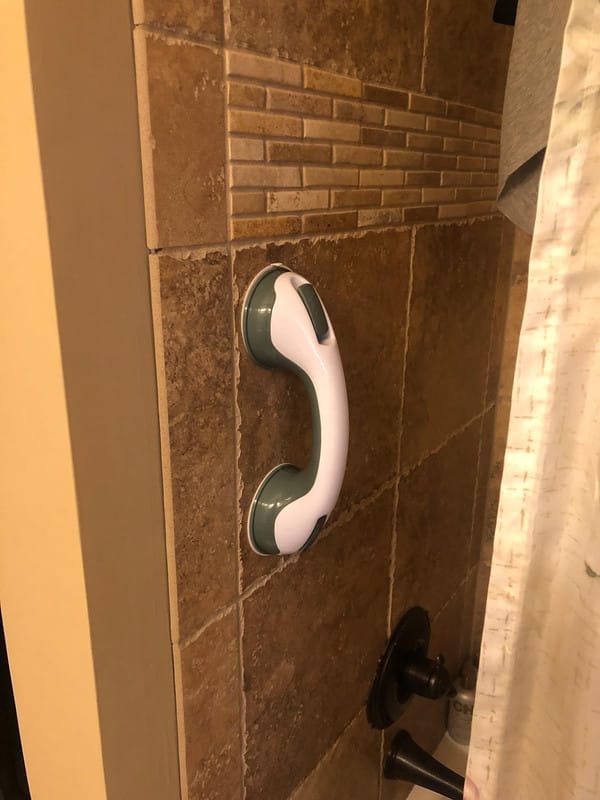 Customer photo review of OZBATH™ Safety Grab Handle - 50% OFF TODAY