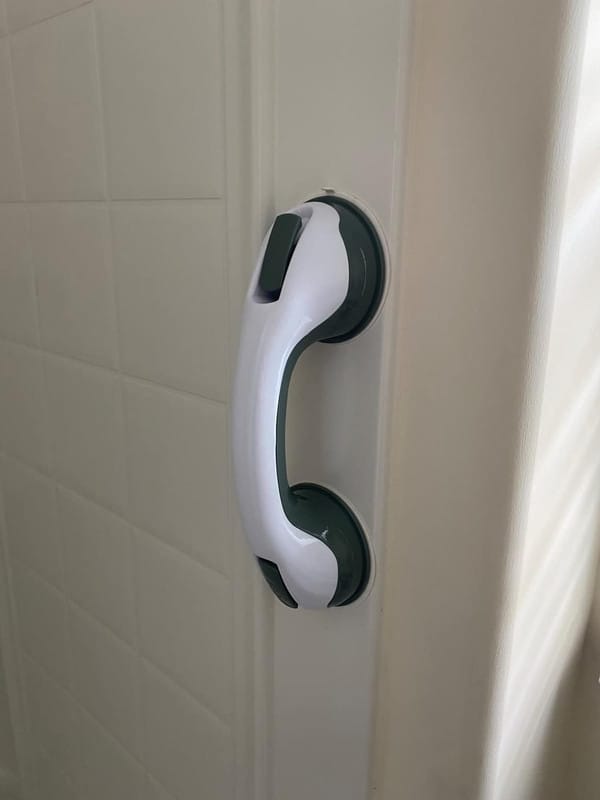 Customer photo review of OZBATH™ Safety Grab Handle - 50% OFF TODAY