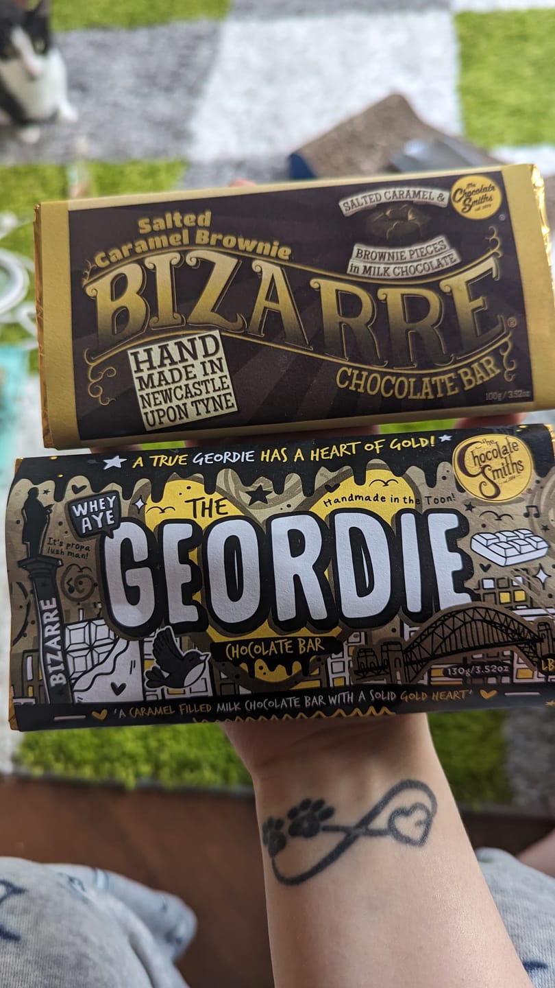 Customer photo review of The Geordie Bar (Milk & White Chocolate with Caramel) 130g