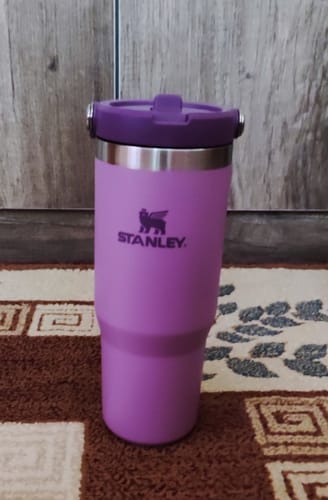 Customer photo review of Stanley The Iceflow Flip Straw Tumbler Pipetli Termos  Lilac 30 OZ - 0.88L