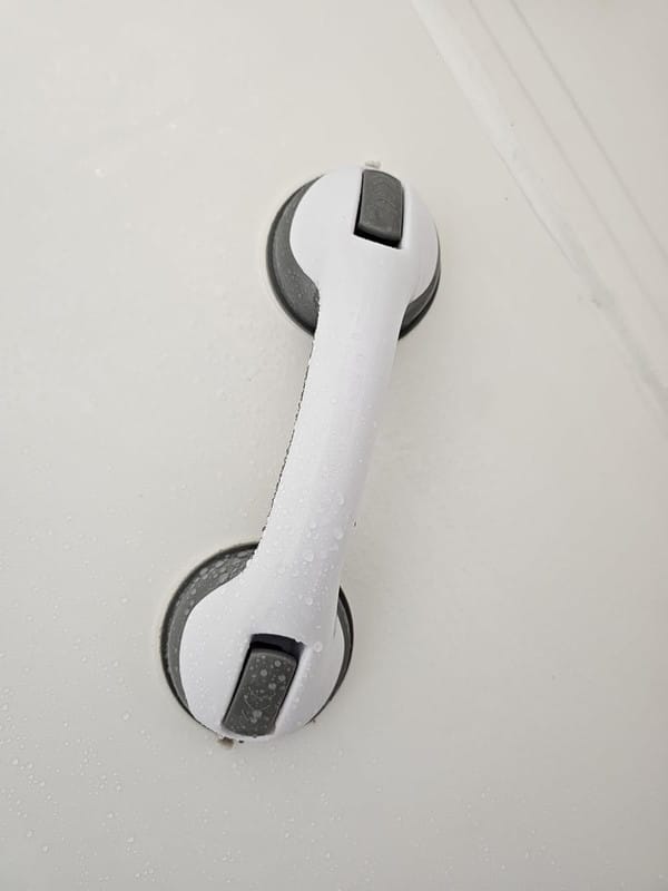 Customer photo review of OZBATH™ Safety Grab Handle - 50% OFF TODAY