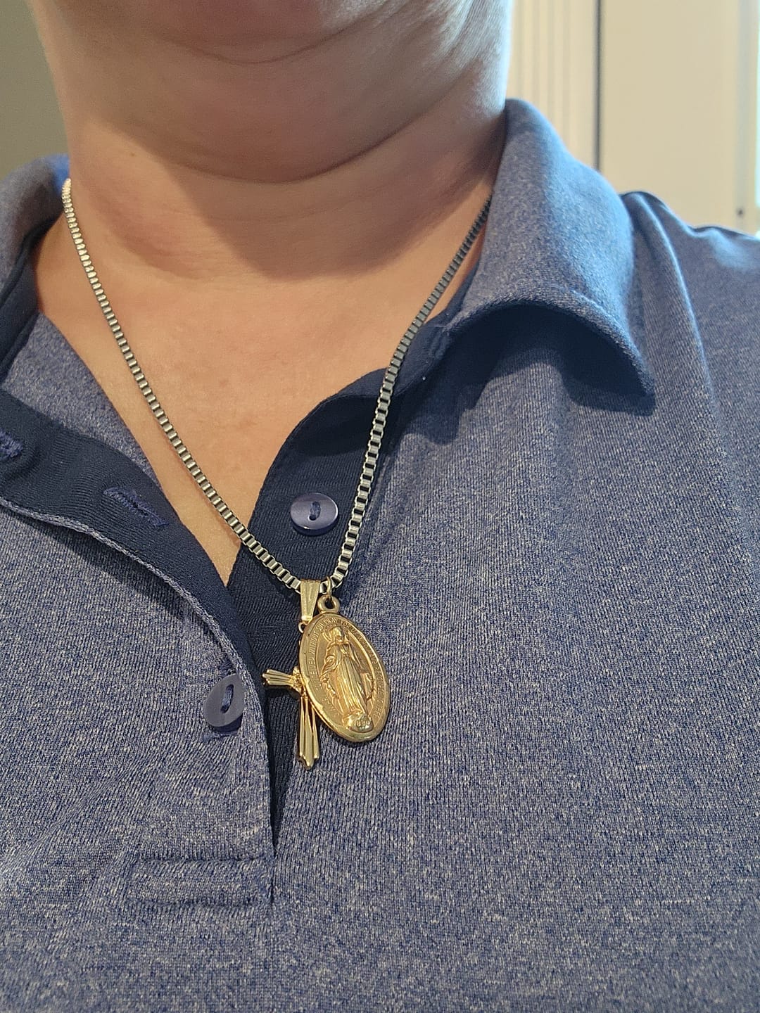 Customer photo review of 2.5mm Box link Chain