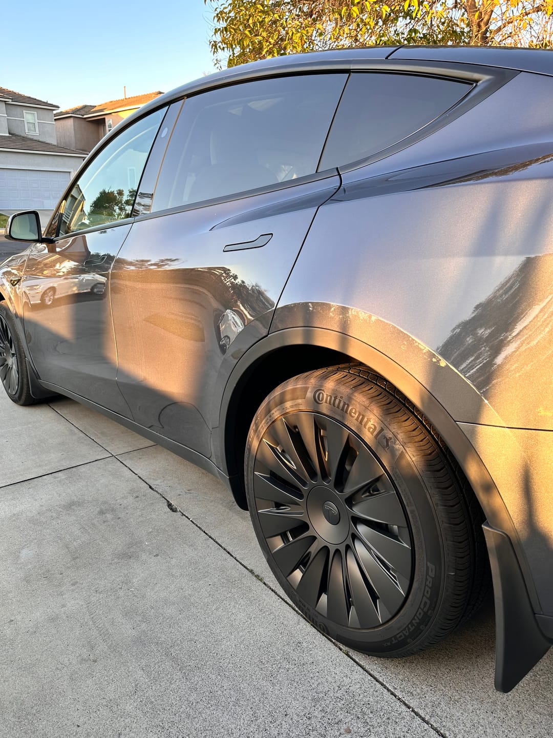 Customer photo review of TESPLUS 19'' Blade Style Wheel Cover for Model Y