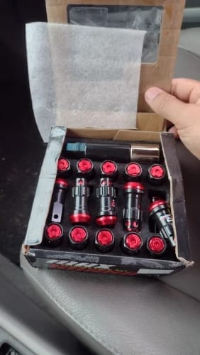 Customer photo review of MaxGuard R40 Racing Composite Lug Nuts