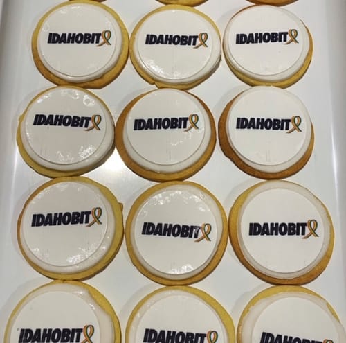 Customer photo review of 15 x 5 cm Pre-cut Standard Cupcake Custom Edible Icing Images