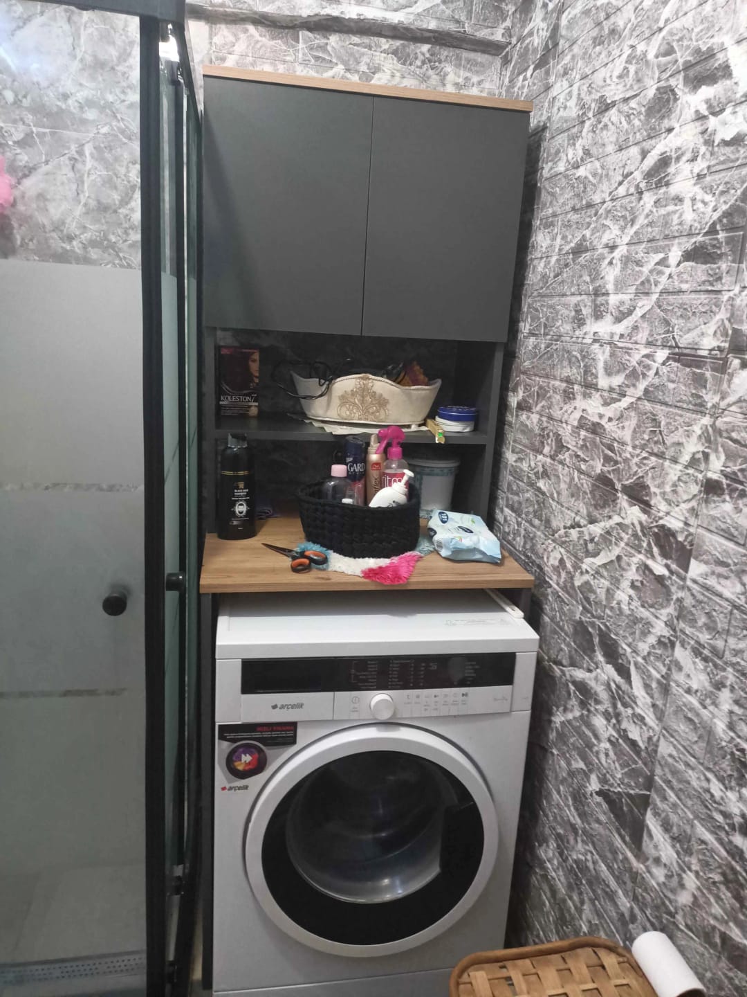 Customer photo review of Rani KD101 Çamaşır Makinesi Dolabı 3 Raflı Kapaklı Banyo Dolabı Antrasit - Sepet Ceviz