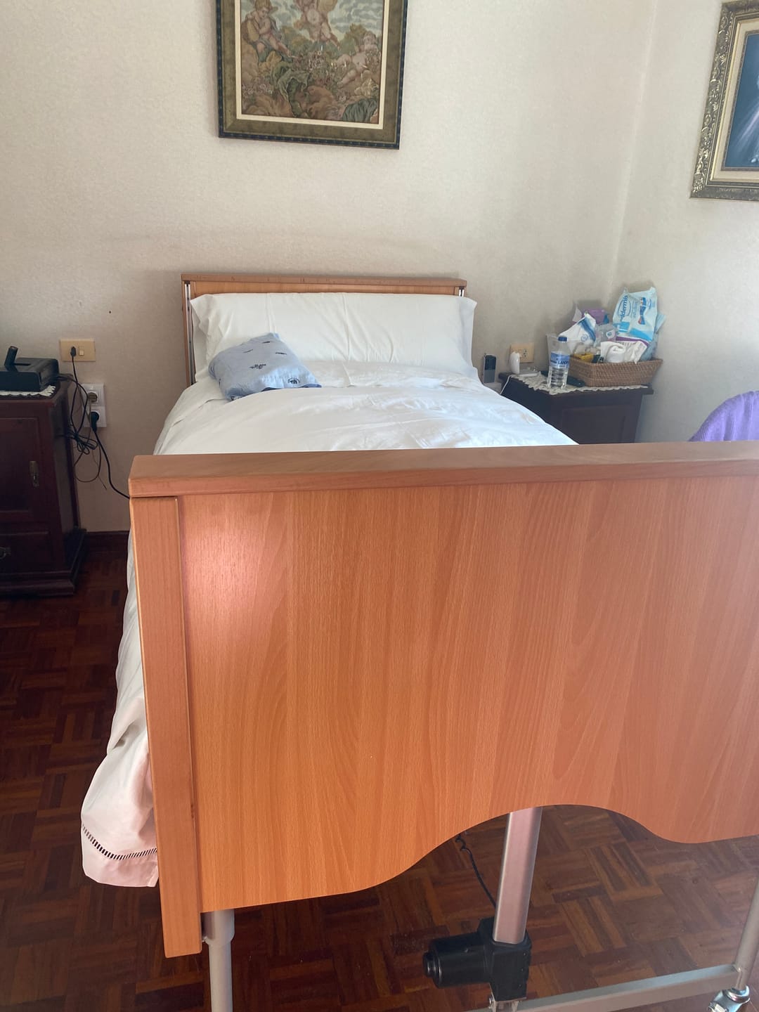 Customer photo review of Cama Articulada Elétrica Elevatória de Decúbito DELTA-5F-R
