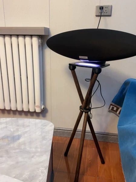 Customer photo review of Bowers & Wilkins Zeppelin Stand