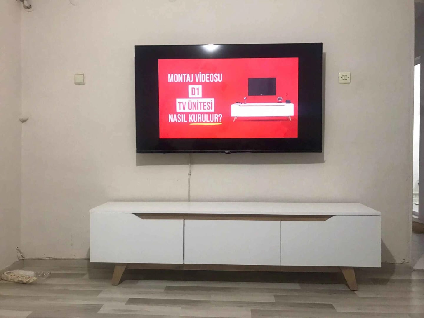 Customer photo review of Rani D1 Tv Ünitesi Modern Ayaklı Tv Sehpası 180 cm  Beyaz - Sepet Ceviz