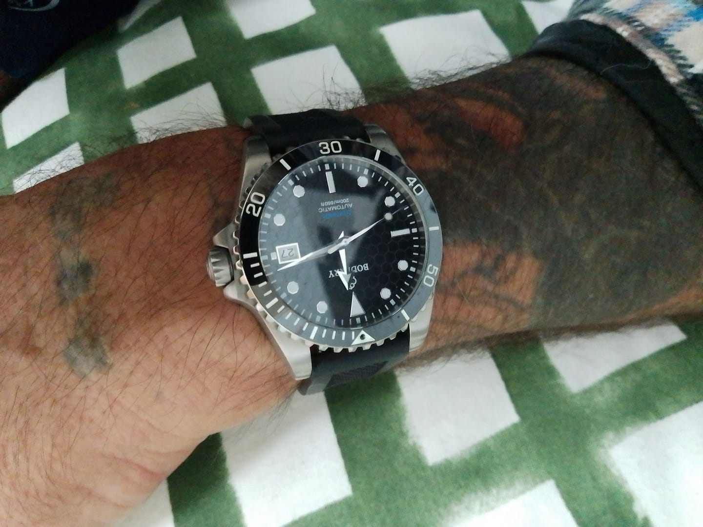 Customer photo review of SEATURTLE.OCEAN(TITANIUM) - Automatic Titanium Diver Watch | Black