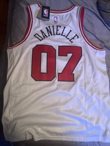 Customer photo review of New Jeans Basketball Jersey // White and Red