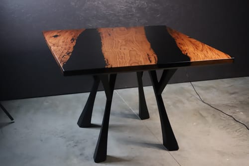 Customer photo review of Table Legs 507 Yami 28H for Modern Dining Tabletop
