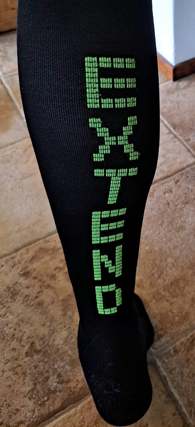 Customer photo review of eXtend High – Kompressiosukat – Musta / Lime