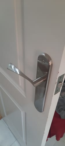 Customer photo review of Manilla modelo '130' ola con placa ovalada de zamak para puertas en acabado níquel satinado