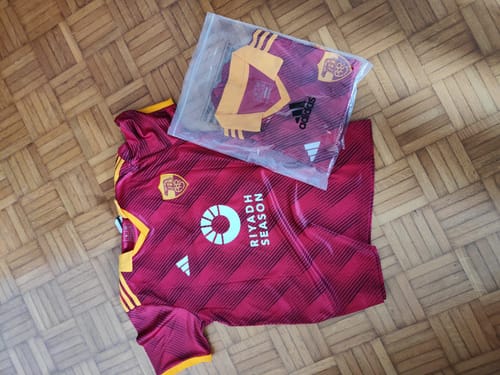 Customer photo review of KIT BAMBINO ROMA 2024/25