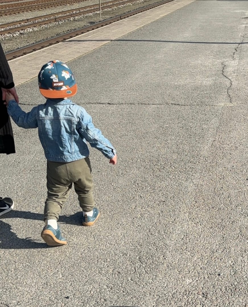 Customer photo review of Vaistoa Kiva lasten paljasjalkatennarit
