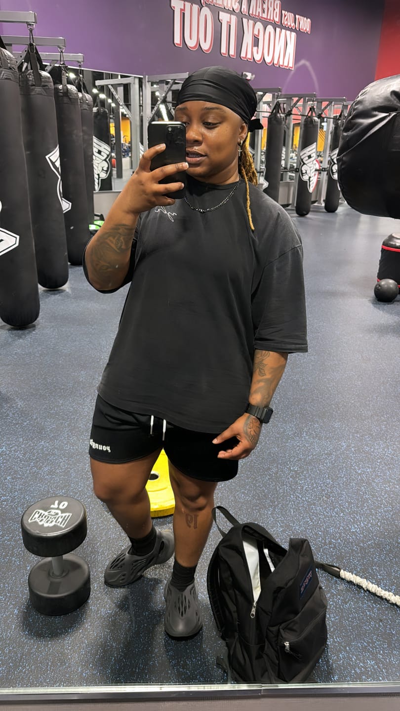 Customer photo review of 464 Skyline Super Sized Tees
