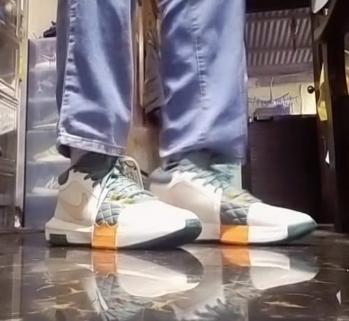 Customer photo review of LeBron Witness 8 EP Basketball Shoes