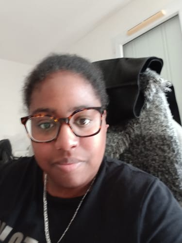 Customer photo review of Le double piercing