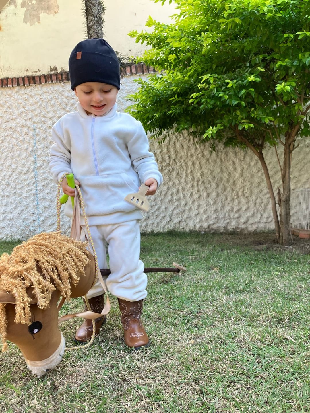 Customer photo review of Conjunto Blusão e Calça Infantil Quentinho Soft | Liso Branco Algodão