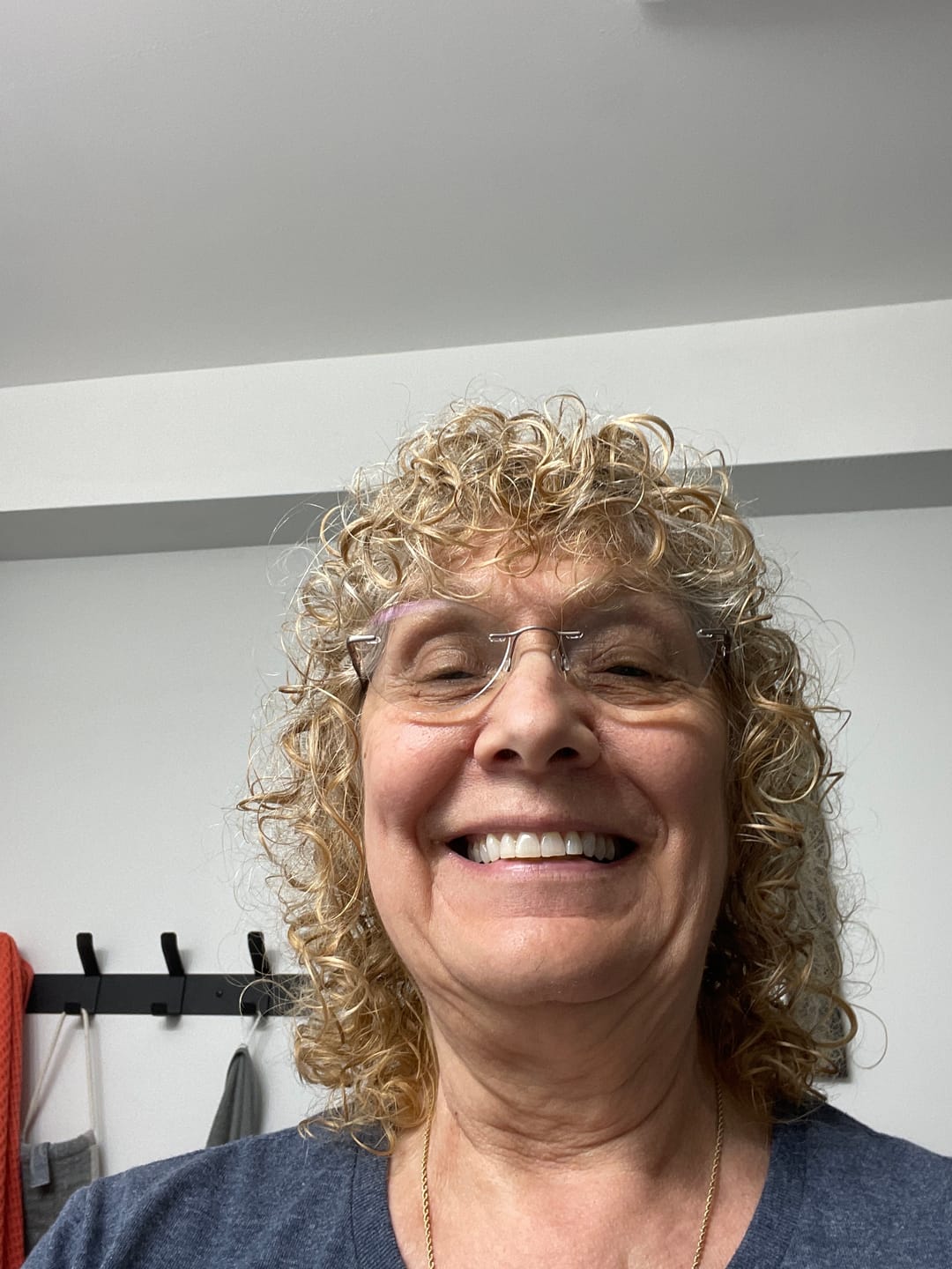 Customer photo review of Wash and Go Flaxseed Gel with Medium Hold for Curly Hair