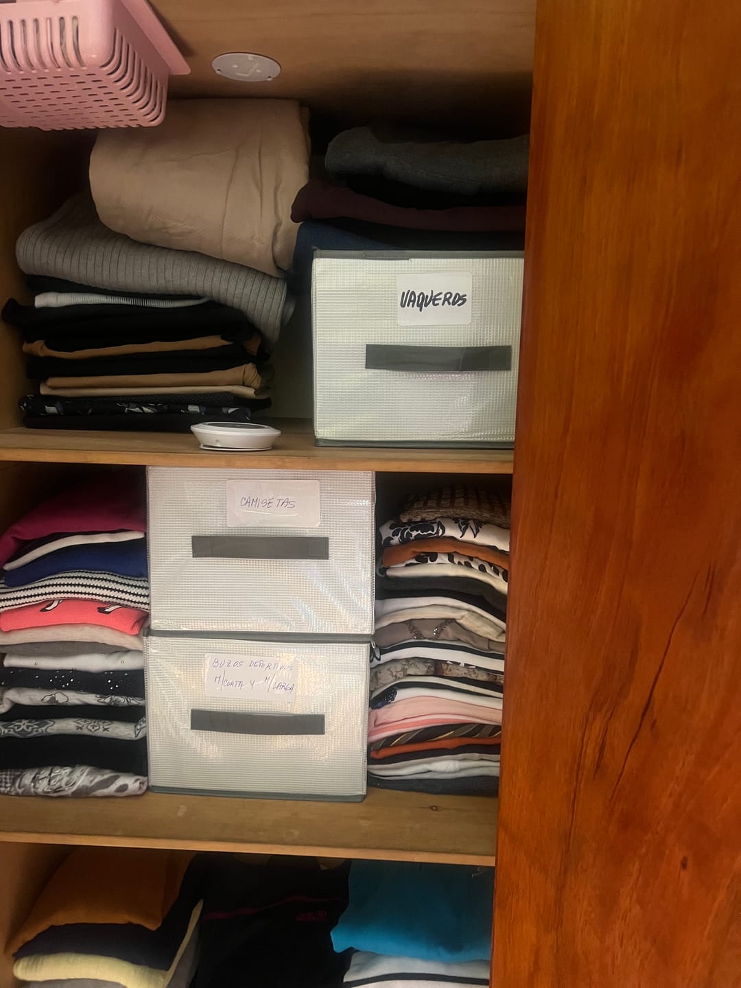 Customer photo review of Organizador Clot para Ropa con 8 Divisiones