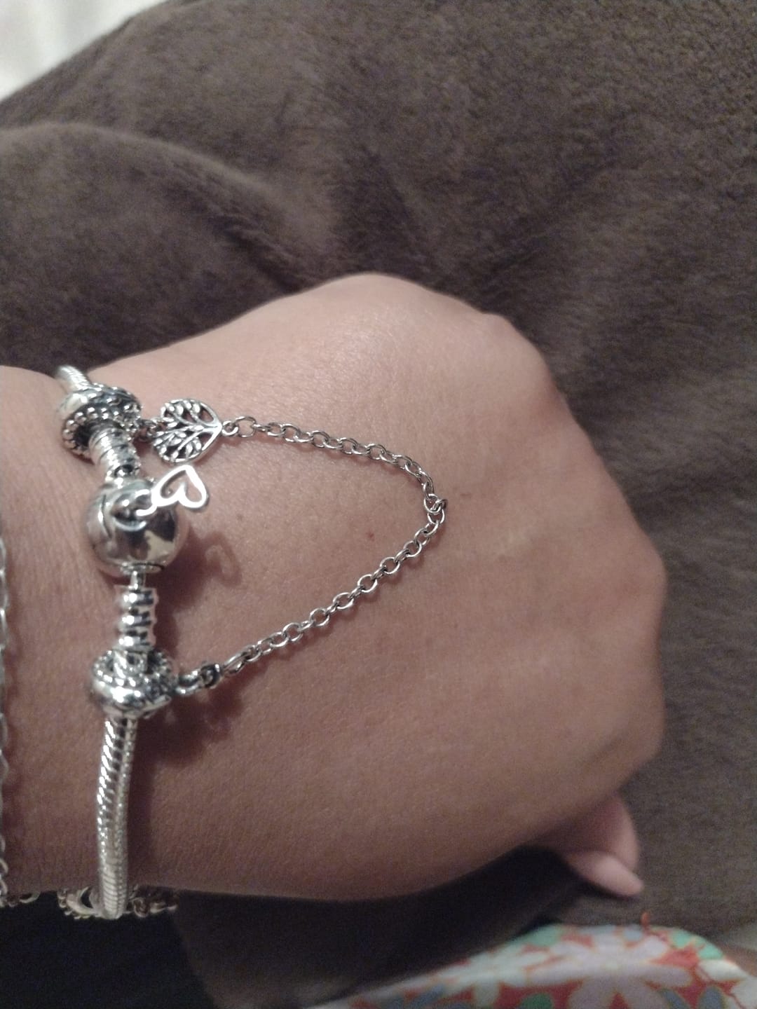 Customer photo review of Pulsera Esfera de Amor y Corazon