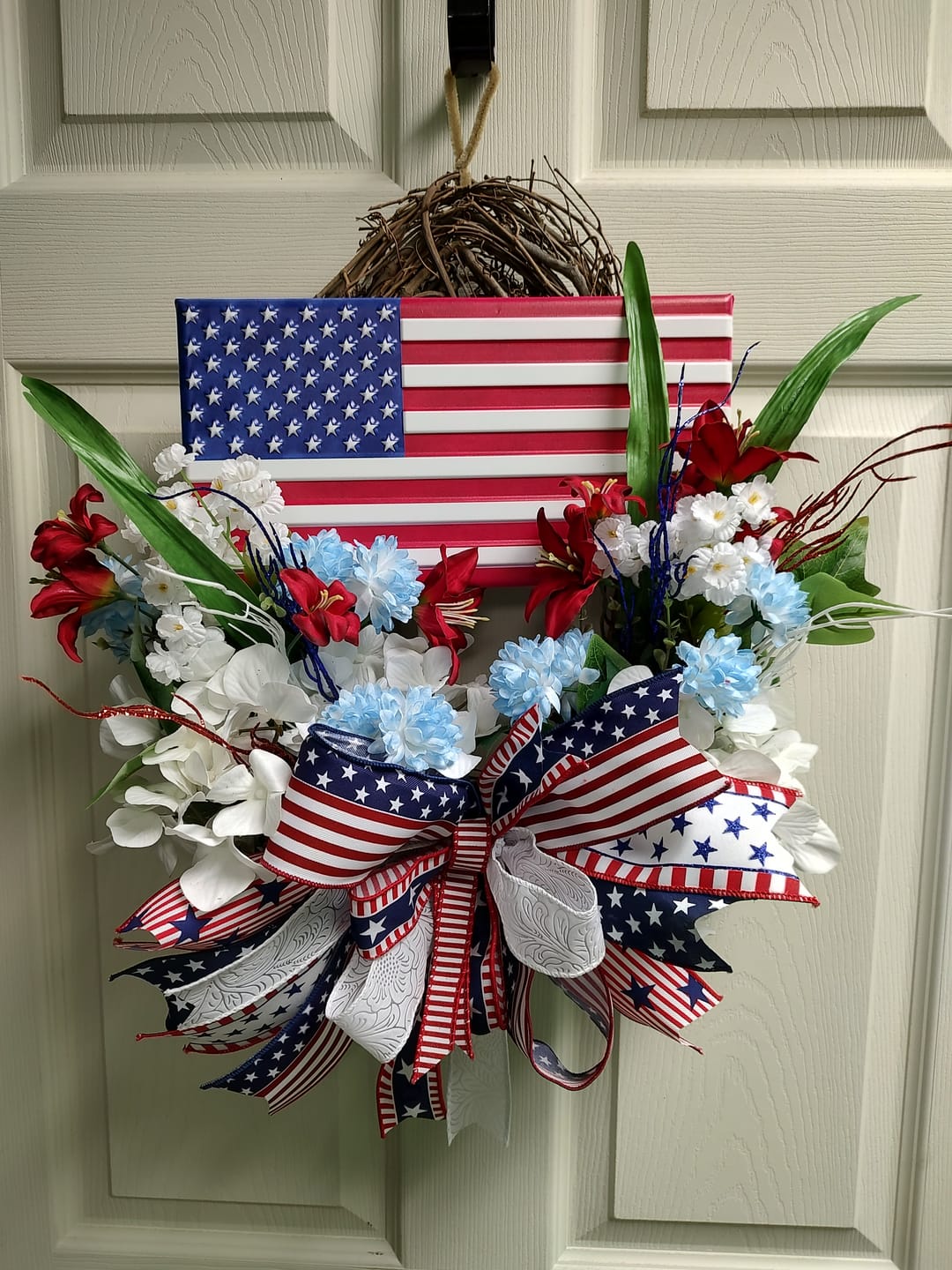 Customer photo review of 14" Oval Grapevine Wreath - DECOE-033