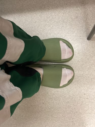 Customer photo review of HappyFlops Original