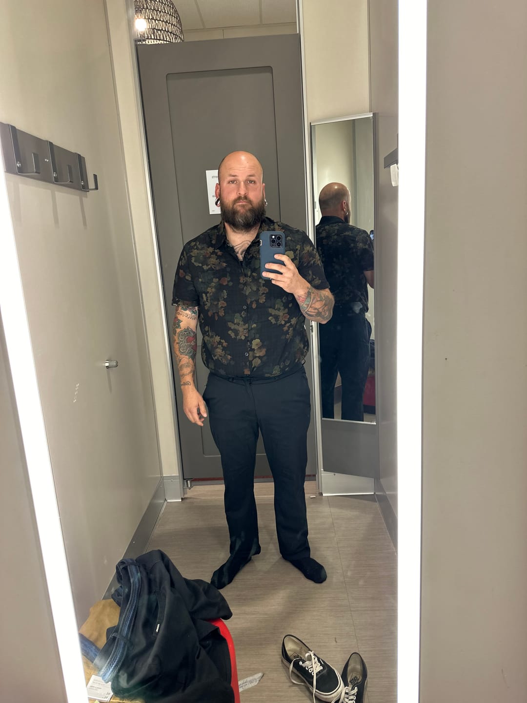 Customer photo review of Men's Short Sleeve Casual Cotton Beach Shirt