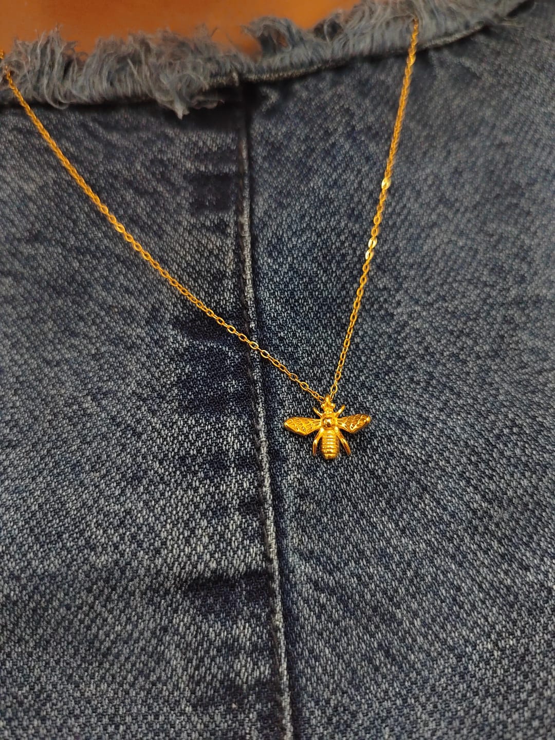 Customer photo review of Collar Queen Bee