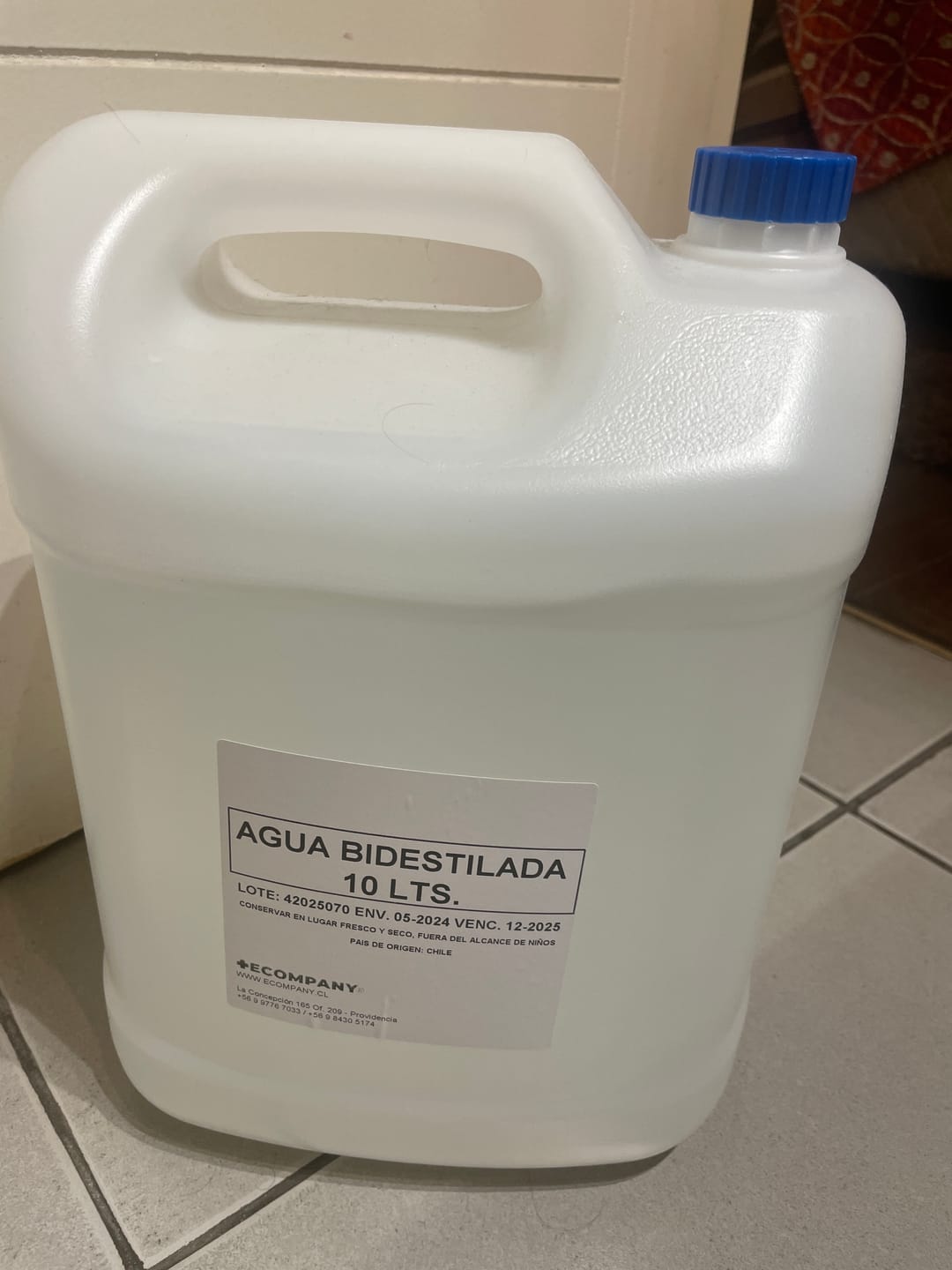 Customer photo review of Agua calidad Bidestilada