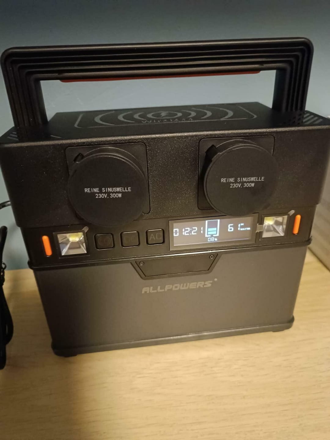 Customer photo review of ALLPOWERS S300 Portable Power Station 300W 288Wh with Solar Panels