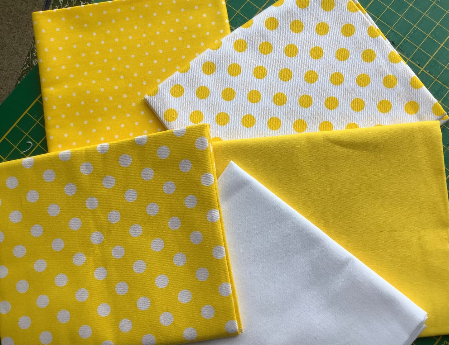 Customer photo review of Polka Dot 5 Piece Cotton Fat Quarter Bundle