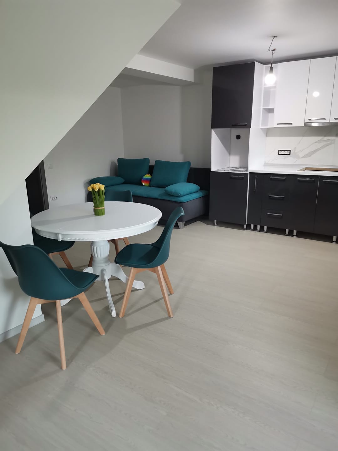 Customer photo review of Masa extensibila OLIVIA, alb, 106/141X106X76 cm